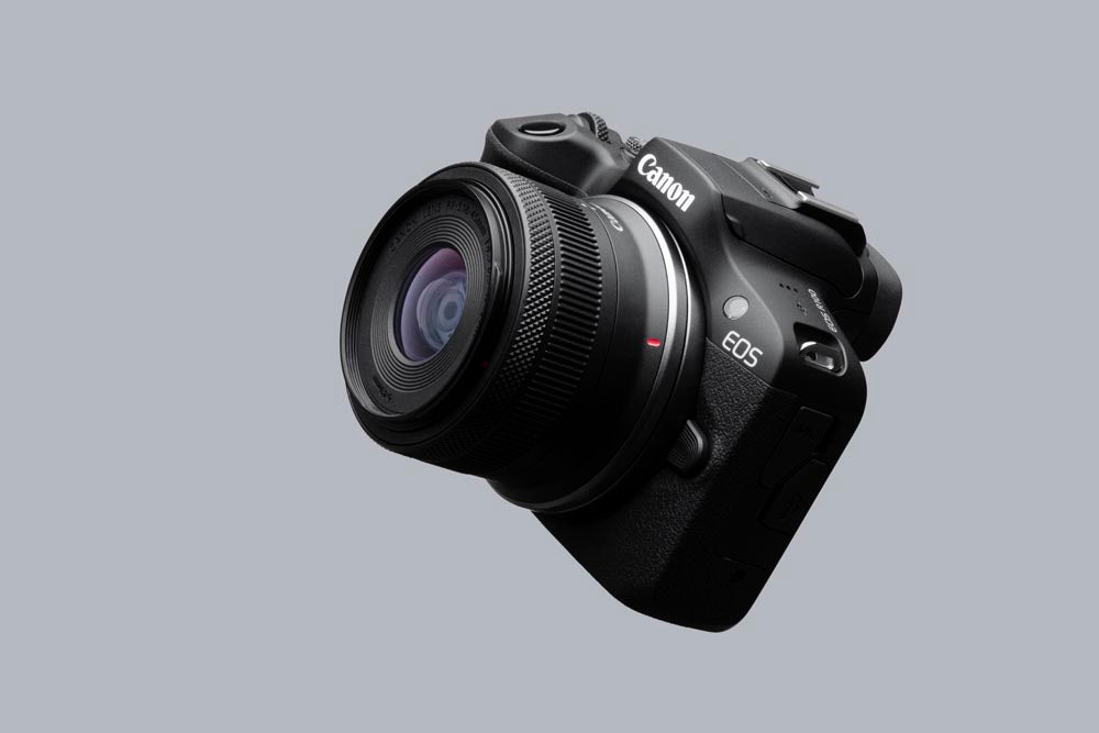 Canon EOS R100 Mirrorless Camera with RF-S 18-45mm Lens