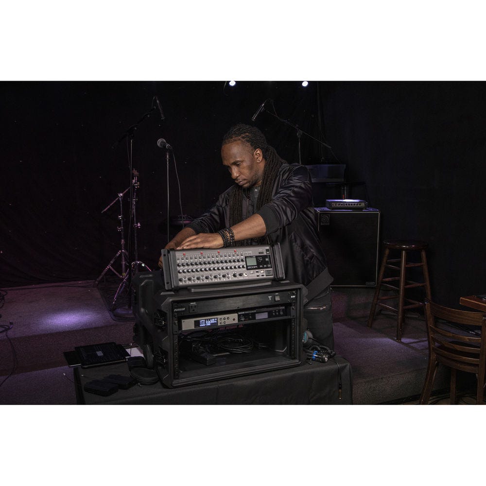 Zoom LiveTrak L-20R Portable Digital Mixer and Recorder