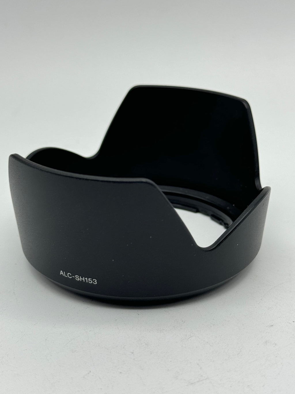 Used OEM Sony ALC-SH153 Lens Hood (Bayonet) for 18-135mm f/3.5-5.6 OSS lens
