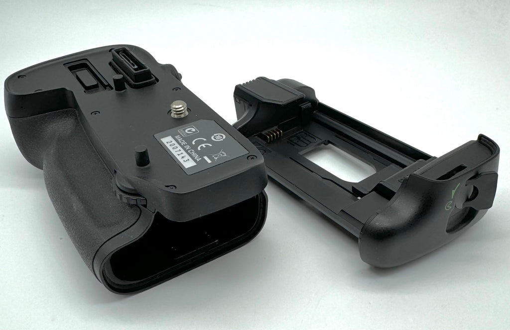Used Nikon MB-D15 Battery Grip for D7100 and D7200 S/N 2007143