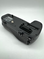 Used Nikon MB-D15 Battery Grip for D7100 and D7200 S/N 2007143