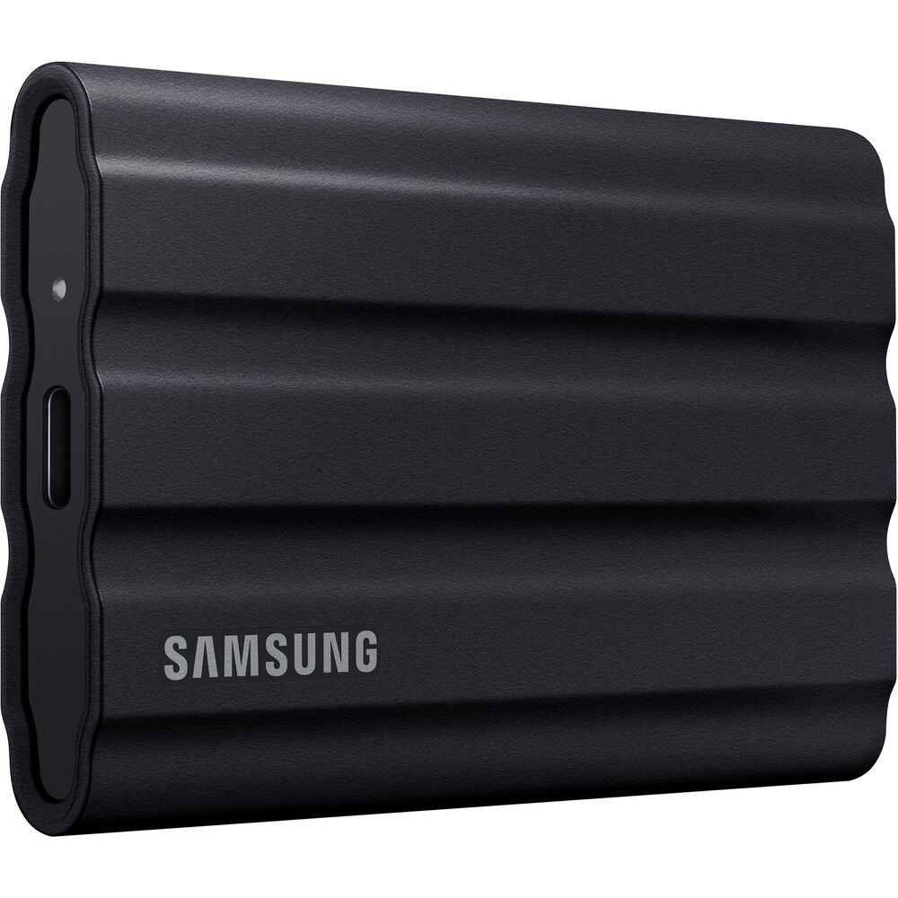 Portable SSD T7 Shield USB 3.2 2TB (Black)
