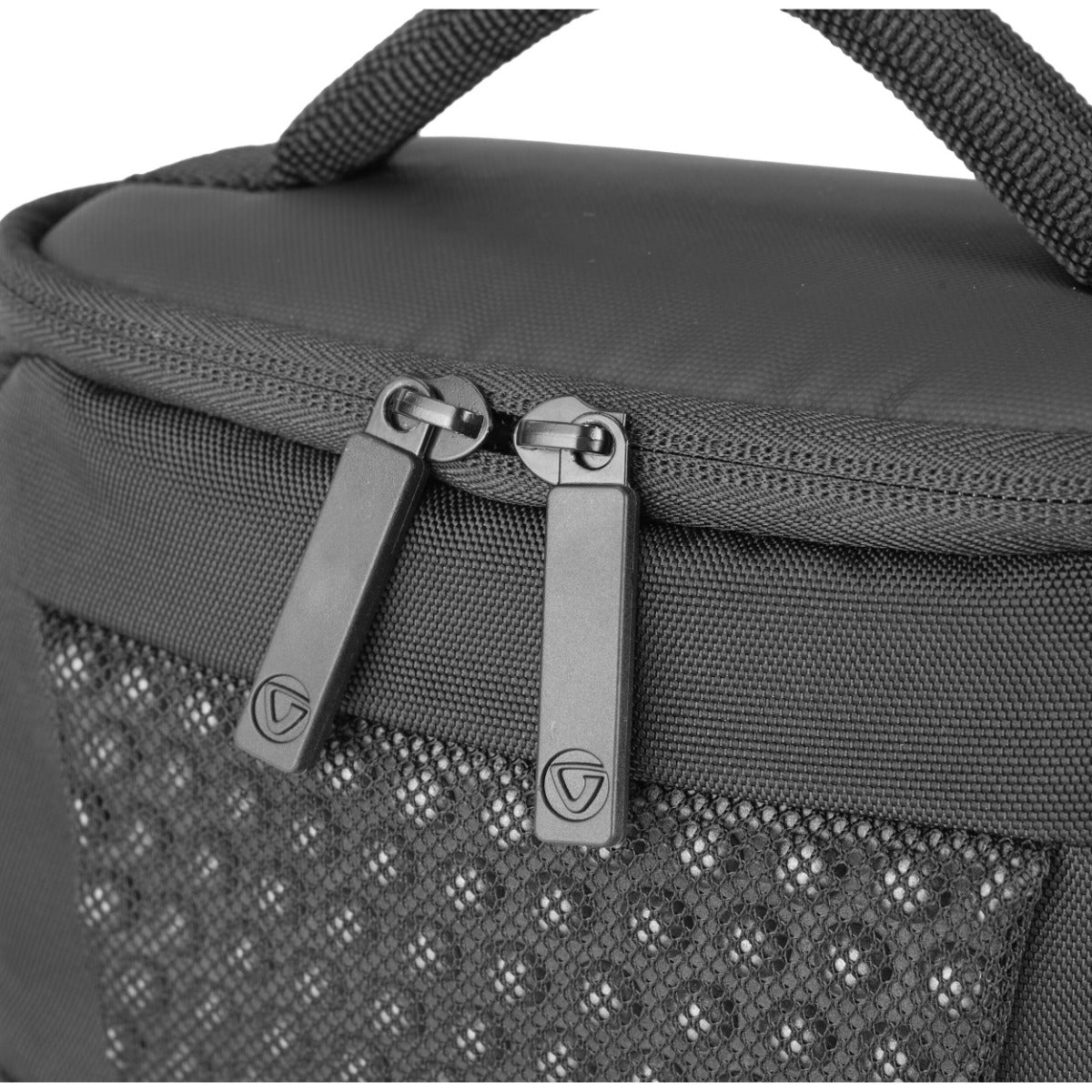 Vanguard VEO Adaptor 24M Shoulder Bag - Black 