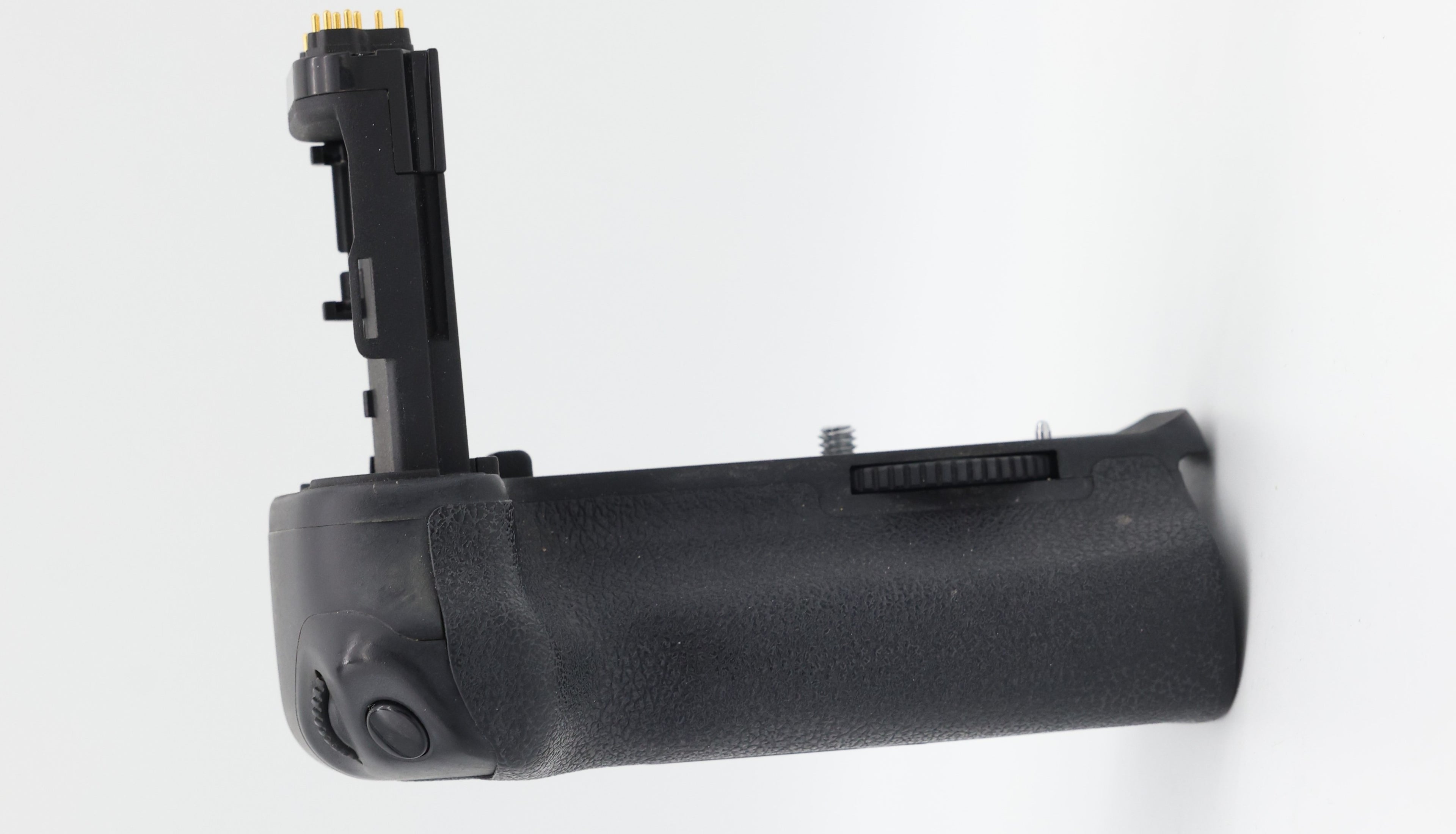 S/H Canon BGE13 Battery Grip S/N: 0500001117 incls AA and LP-E6 Battery Holders