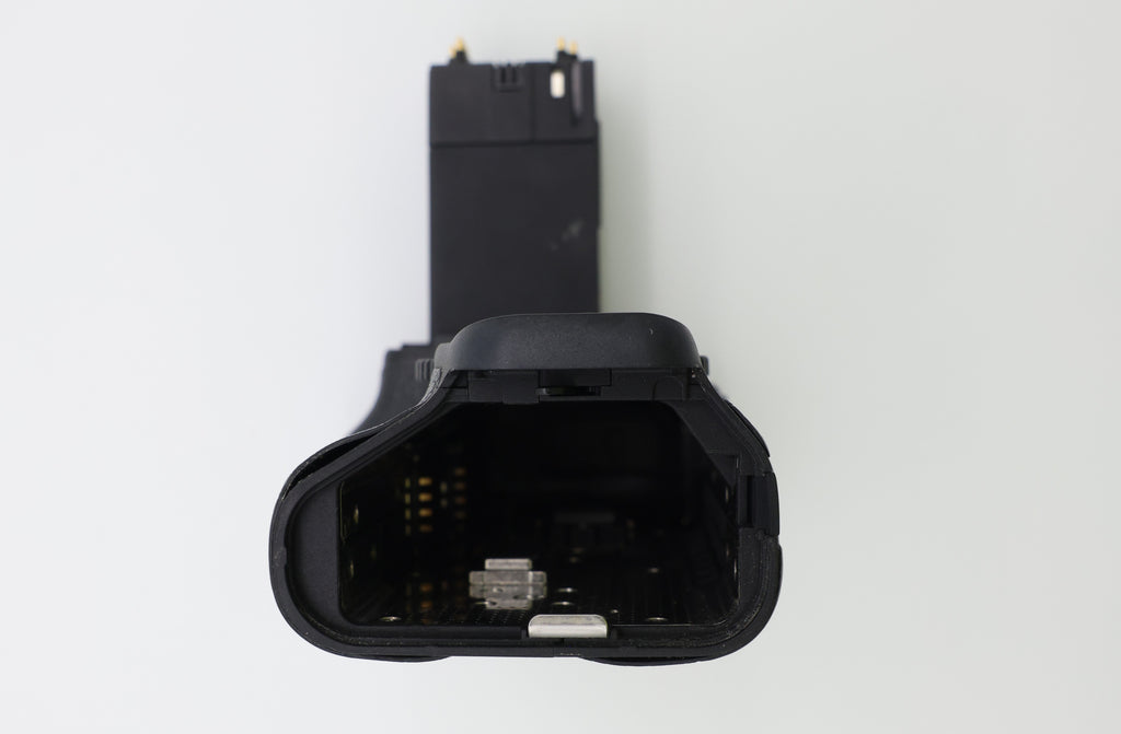 S/H Canon BGE13 Battery Grip S/N: 0500001117 incls AA and LP-E6 Battery Holders