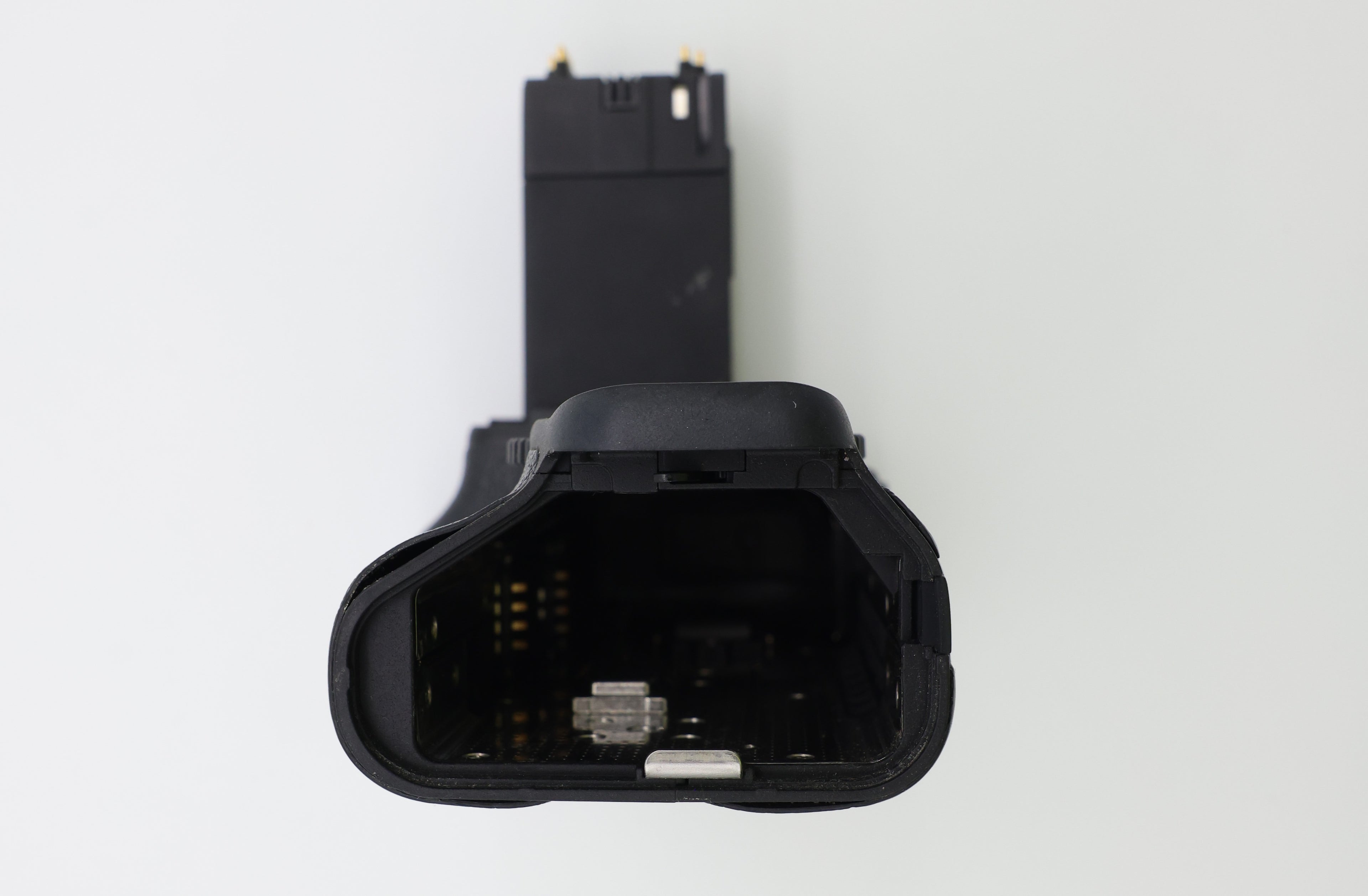 S/H Canon BGE13 Battery Grip S/N: 0500001117 incls AA and LP-E6 Battery Holders