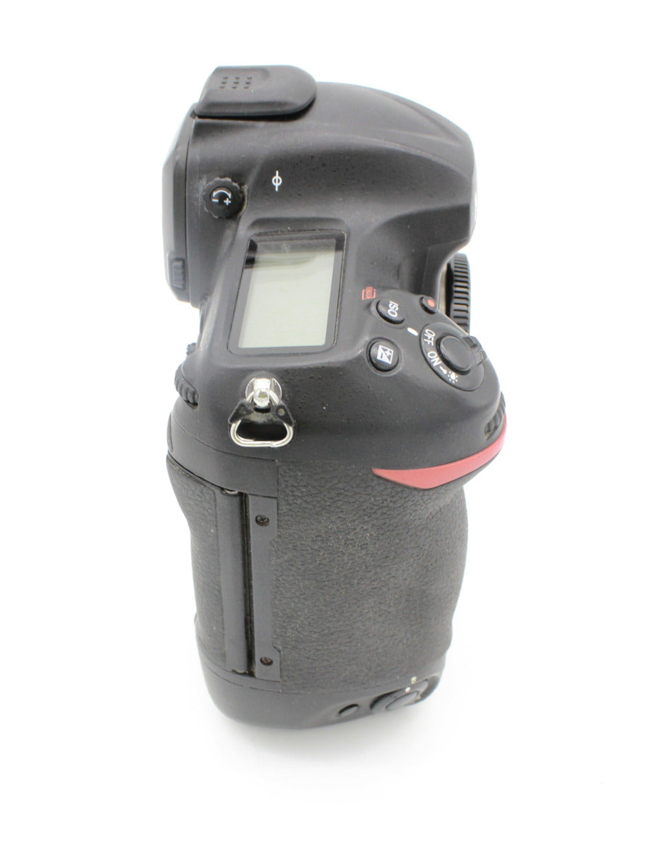 Used Nikon D5 Body Only Dual CF Slots Version S/N 7500241