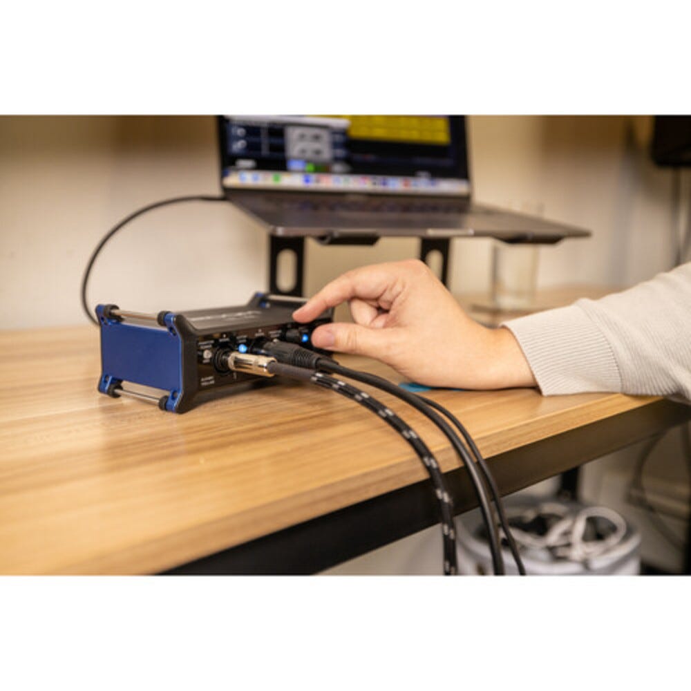 Zoom UAC-232 Audio Interface with 32 Bit Float
