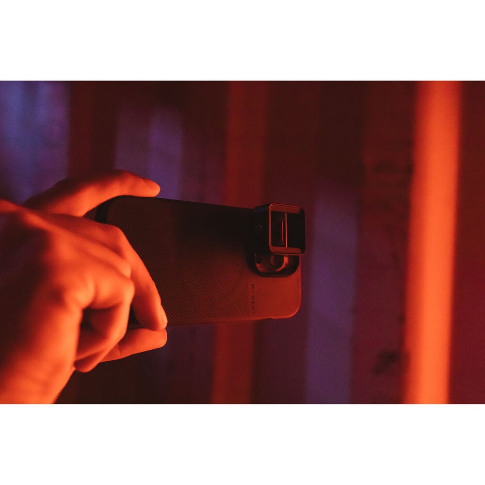 Moment T-Series 1.55x Anamorphic Lens (Gold Flare)