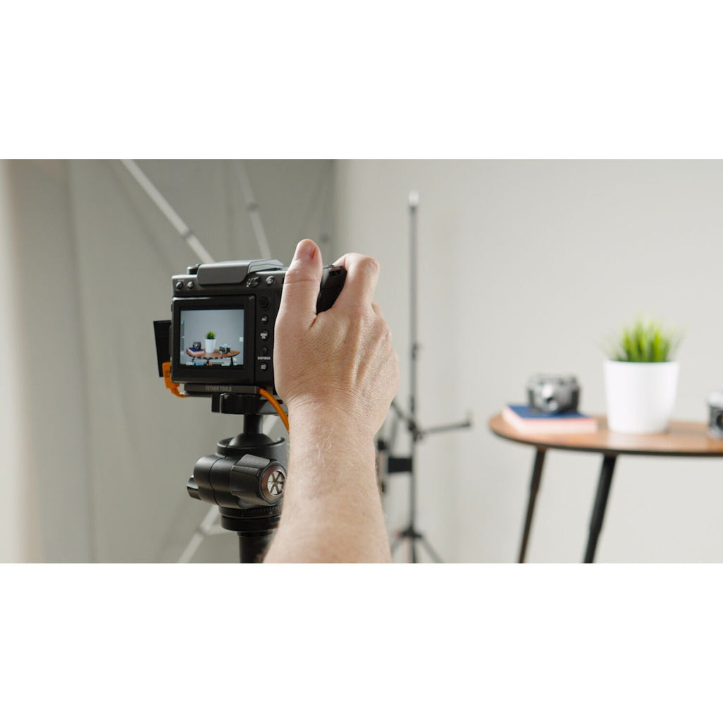 Tether Tools TetherPro Right Angle USB-C To USB-C 50cm Hi-Vis Orange.