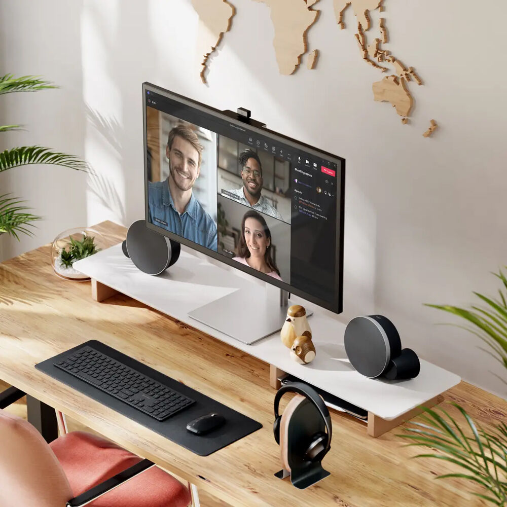 ALOGIC Clarity Max Pro 32" UHD 4K Monitor with 65W PD and Webcam