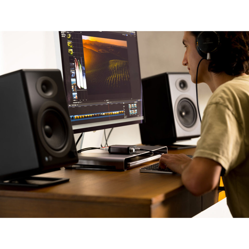 Audioengine D1P DAC/Headphone amp (Grey)