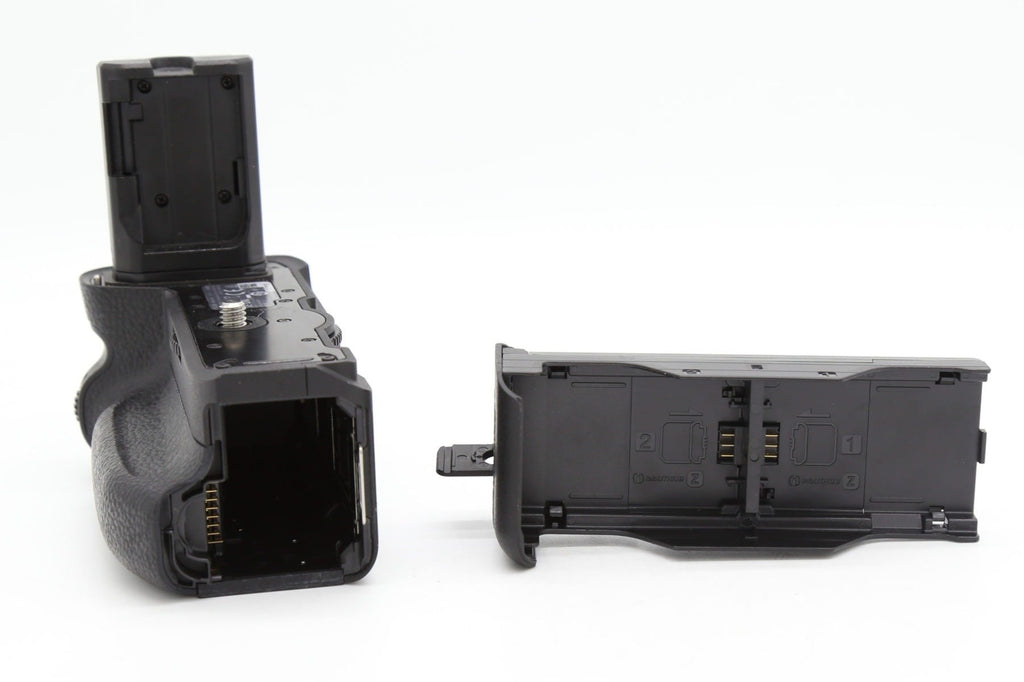 Used Sony VG-C3EM Battery Grip For A7 III, A7R III and Alpha A9 Body SN: 1601962