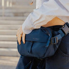 Moment Everything Sling 2L (Navy)