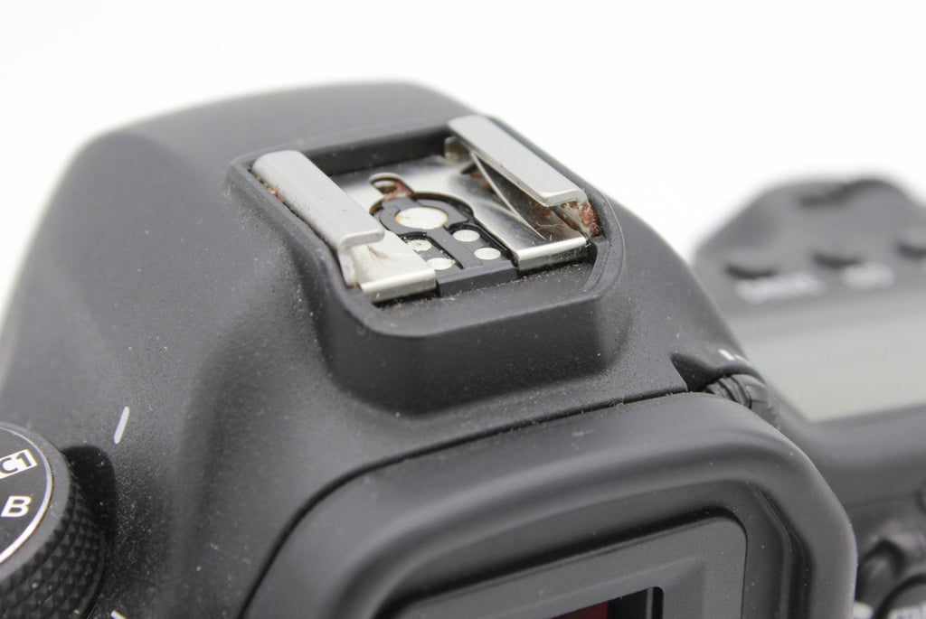 Used Canon EOS 6D Body with EF 24-105mm Zoom Kit S/N 235020000862
