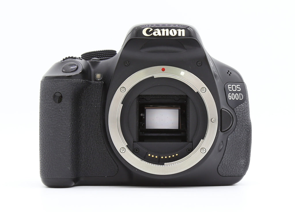 Used Canon 600D w EF-S 18-55mm f/3.5-5.6 IS Kit S/N145036001353