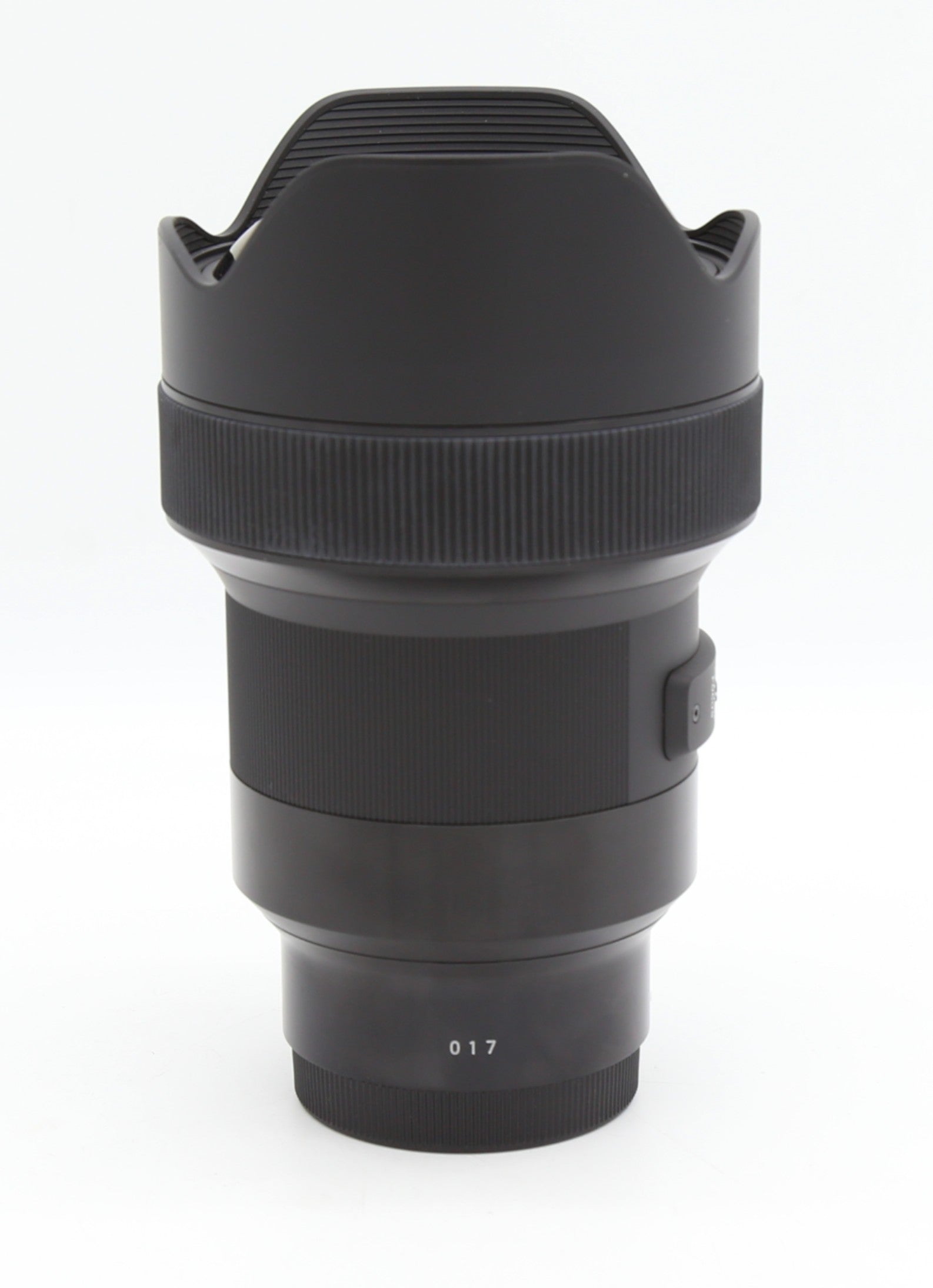 Used Sigma 14mm f/1.8 DG HSM Art Lens for Sony E Mount SN: 53230527