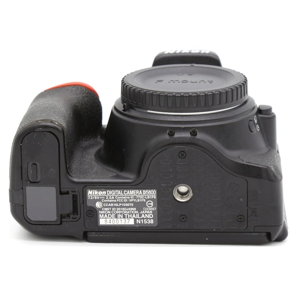 Used Nikon D5600 Body with AF-S DX 35mm F1.8G Lens S/N 88400137 / 3487616