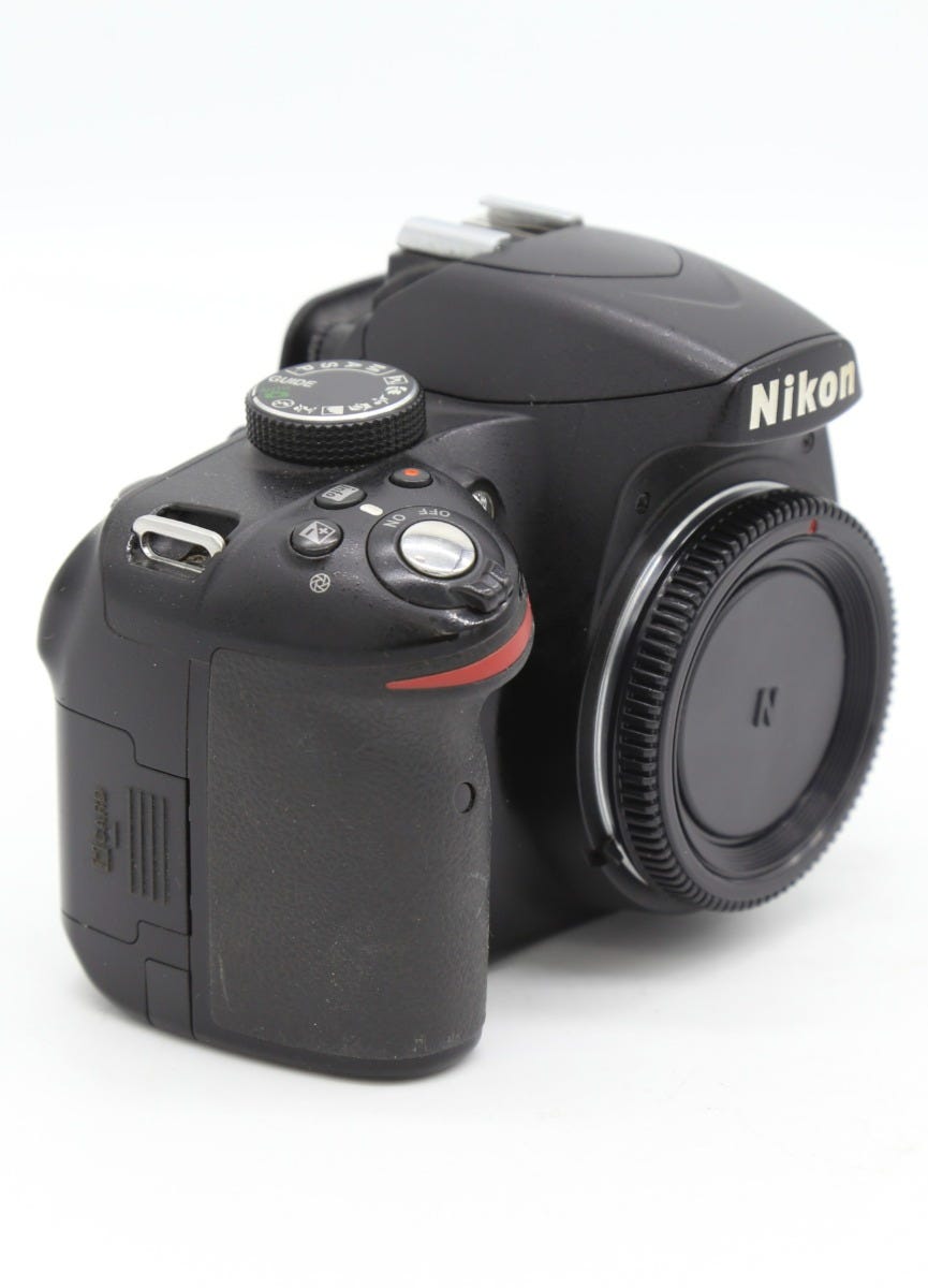 Used Nikon D3200 Body Only Shutter Count "9273"  S/N 8159697