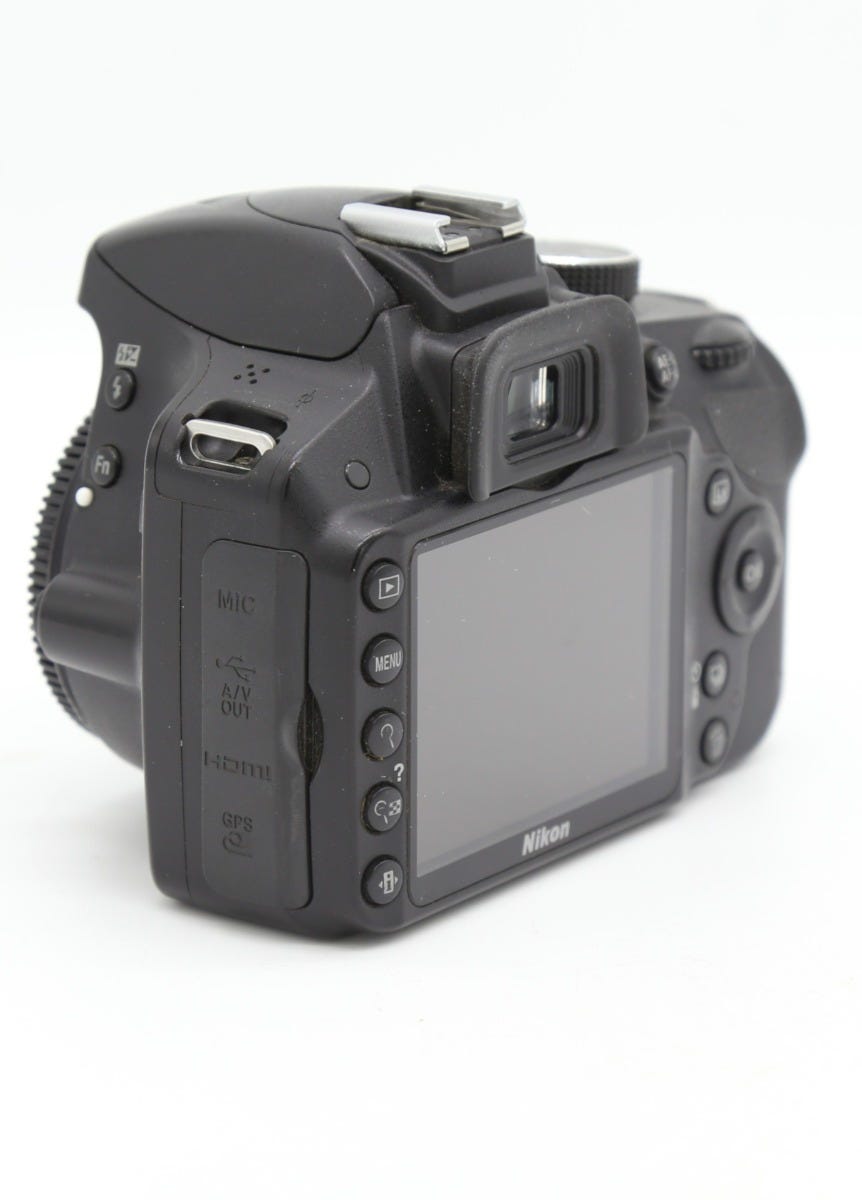 Used Nikon D3200 Body Only Shutter Count "9273"  S/N 8159697
