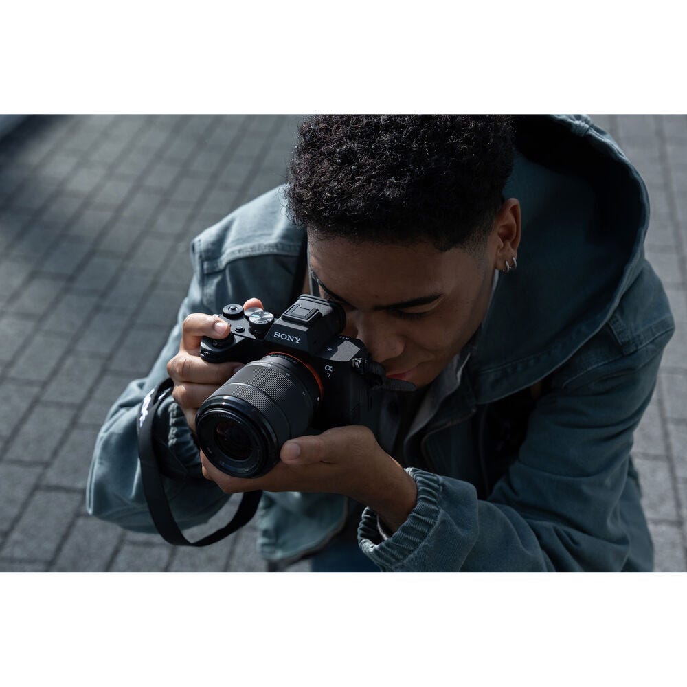 Sony FE 28-70mm f/3.5-5.6 OSS II Lens