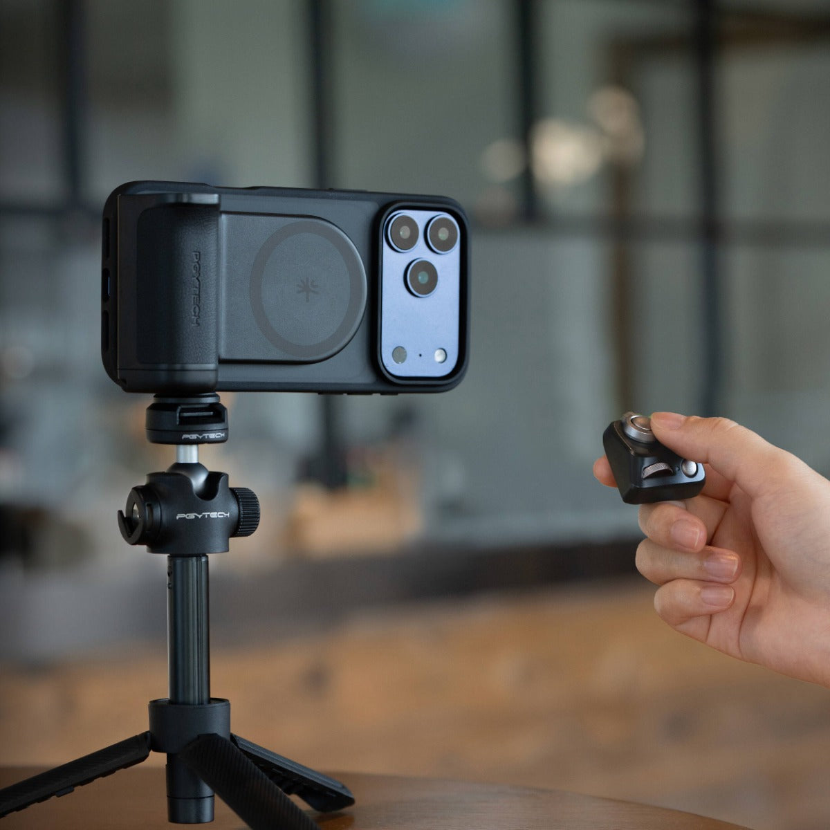 PGYTECH MagCam 2 Phone Grip (Misty Gray)