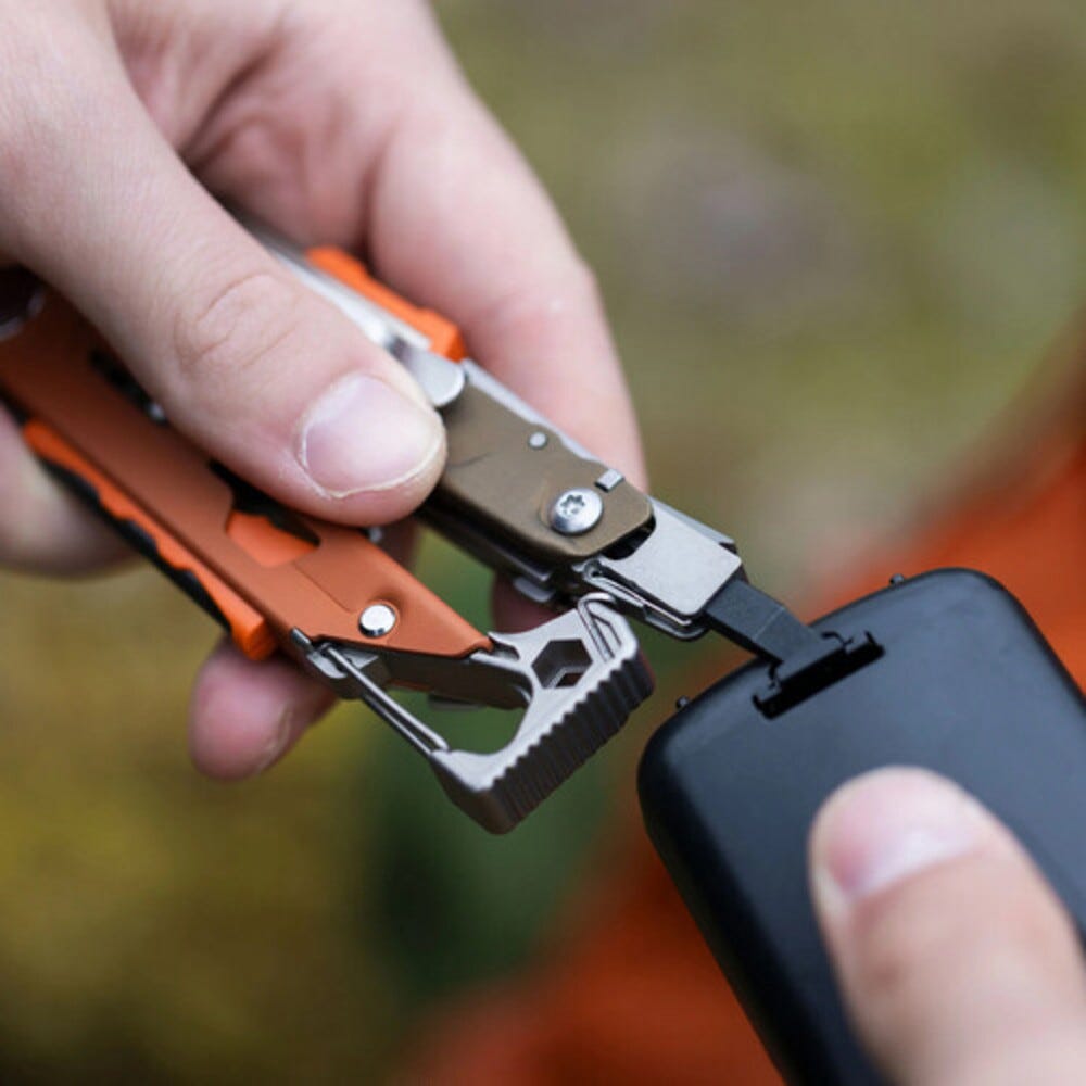 Leatherman Signal Camping Multi-Tool with Nylon Sheath - Mesa Verde