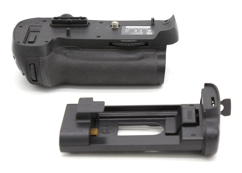 Used Nikon D800 Battery Grip MB-D12 (no battery) S/N 2056008