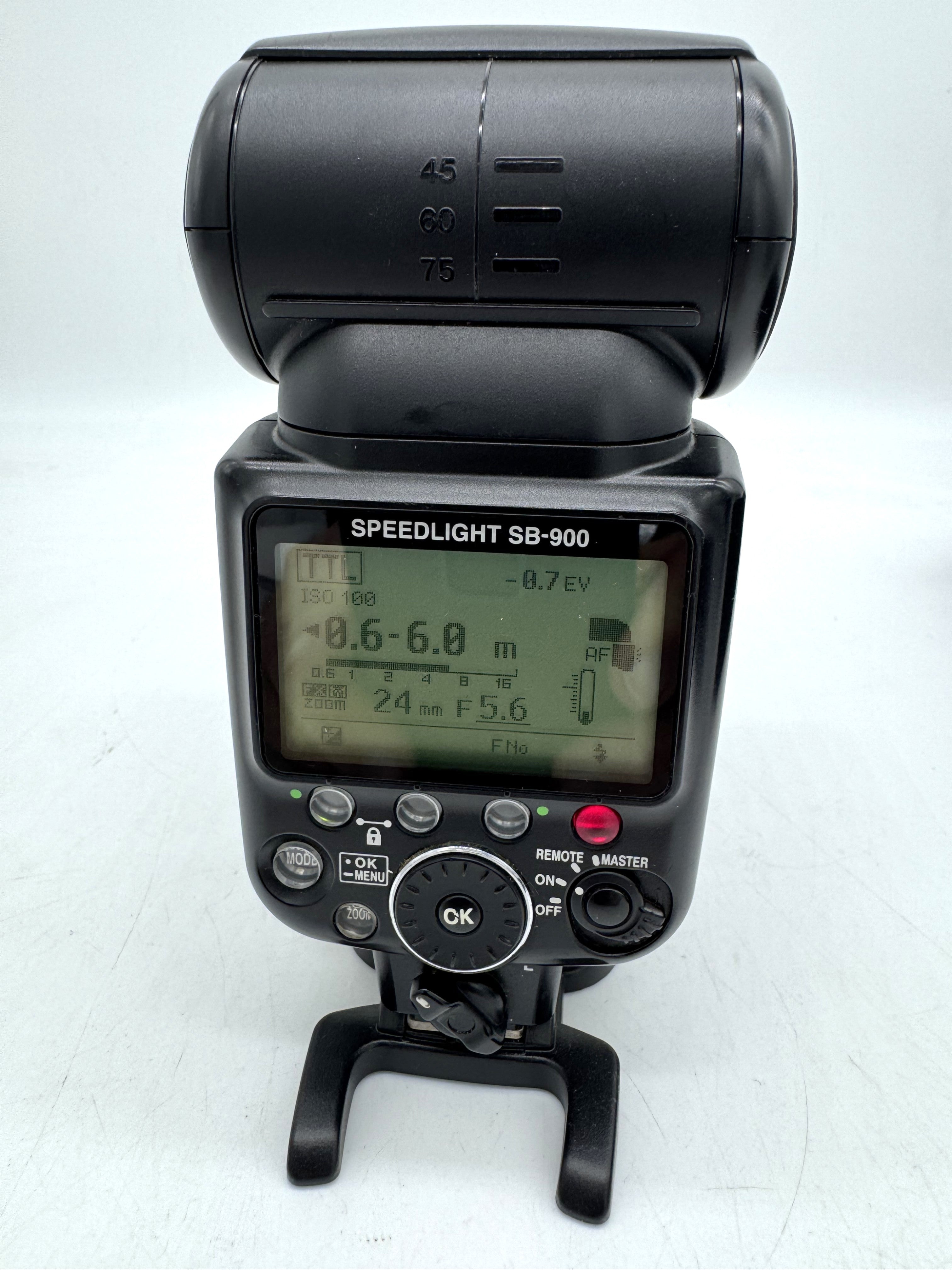 Used Nikon SB-900 Speedlight Flash with Accessories S/N 2140079