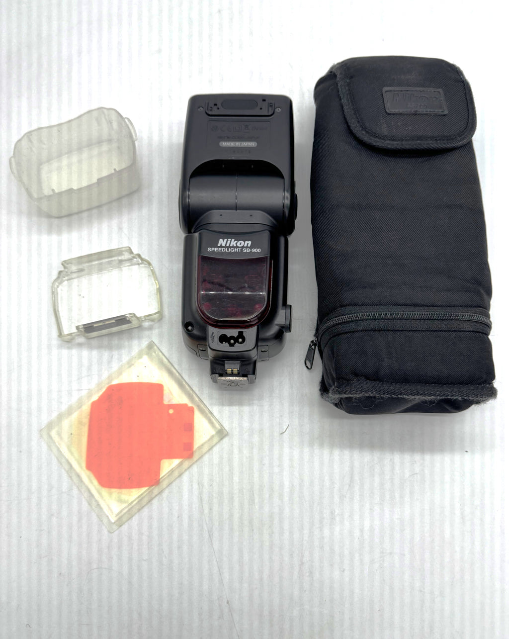 Used Nikon SB-900 Speedlight Flash with Accessories S/N 2140079