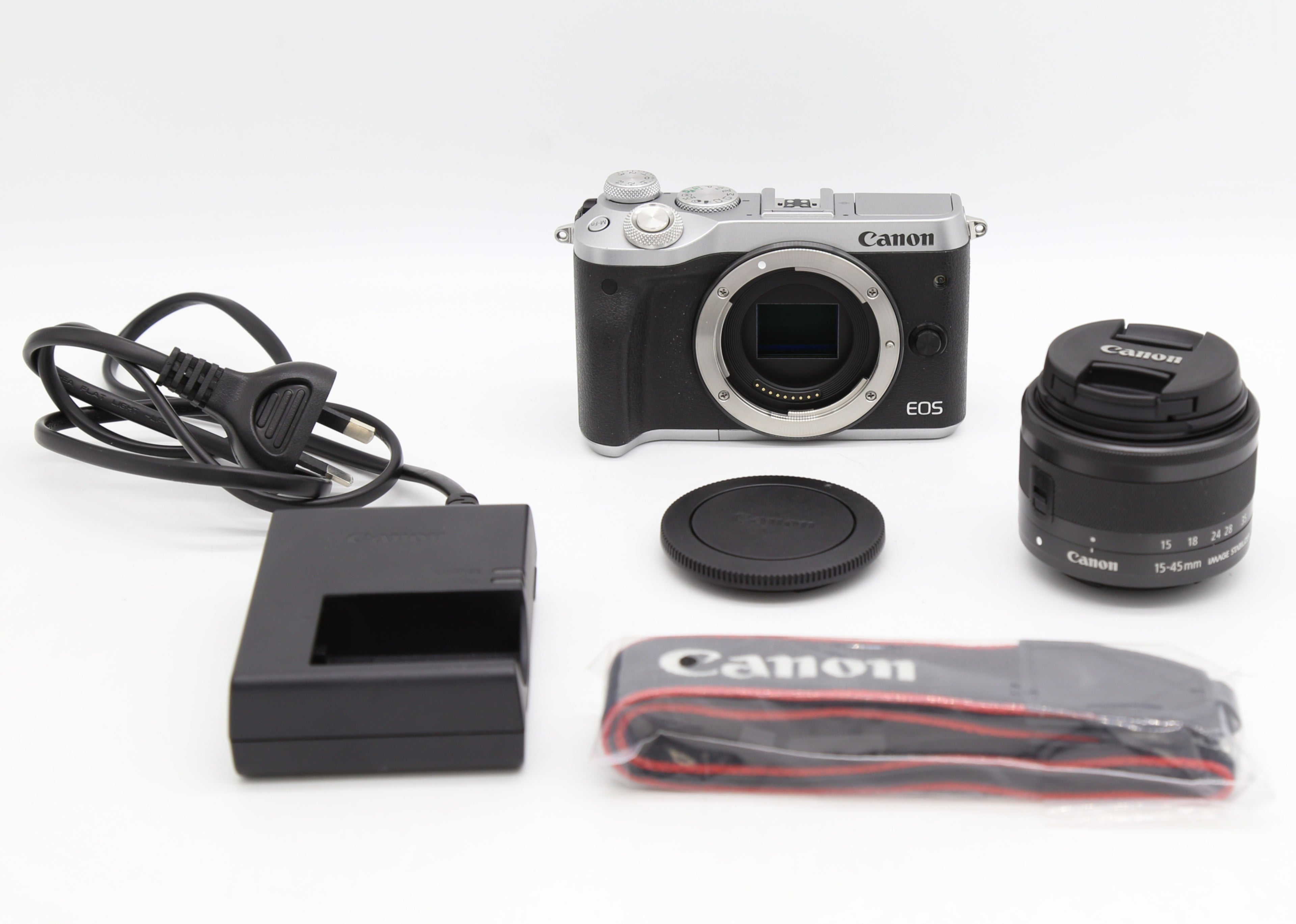 Used Canon EOS M6 w. 15-45mm S/N - 455051000650