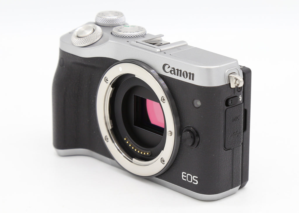 Used Canon EOS M6 w. 15-45mm S/N - 455051000650