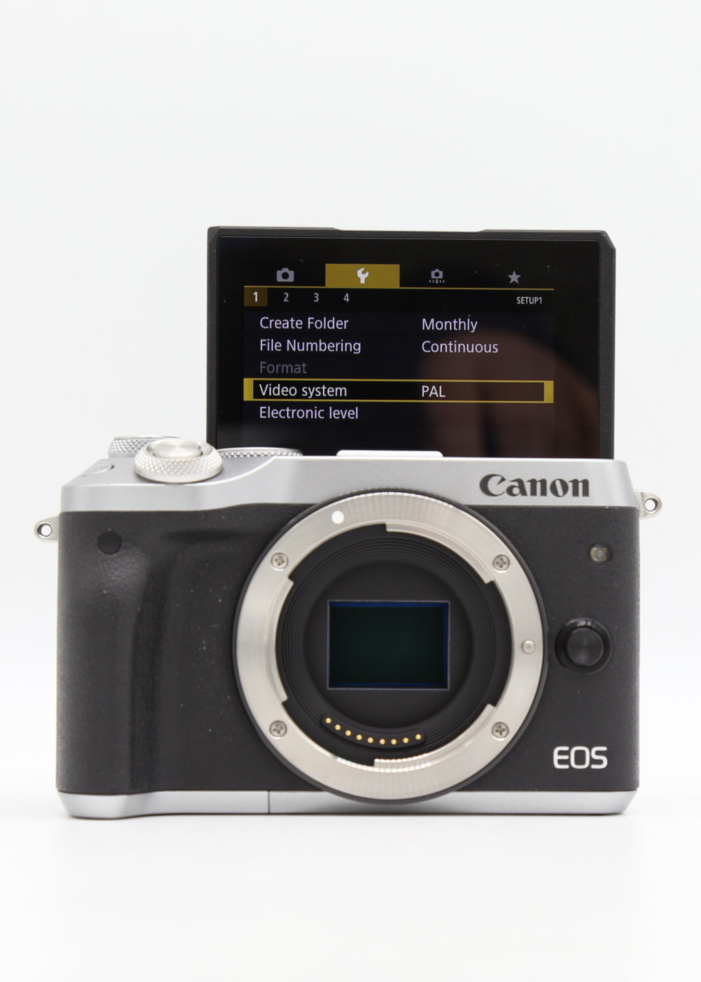 Used Canon EOS M6 w. 15-45mm S/N - 455051000650