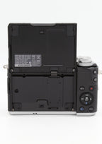Used Canon EOS M6 w. 15-45mm S/N - 455051000650