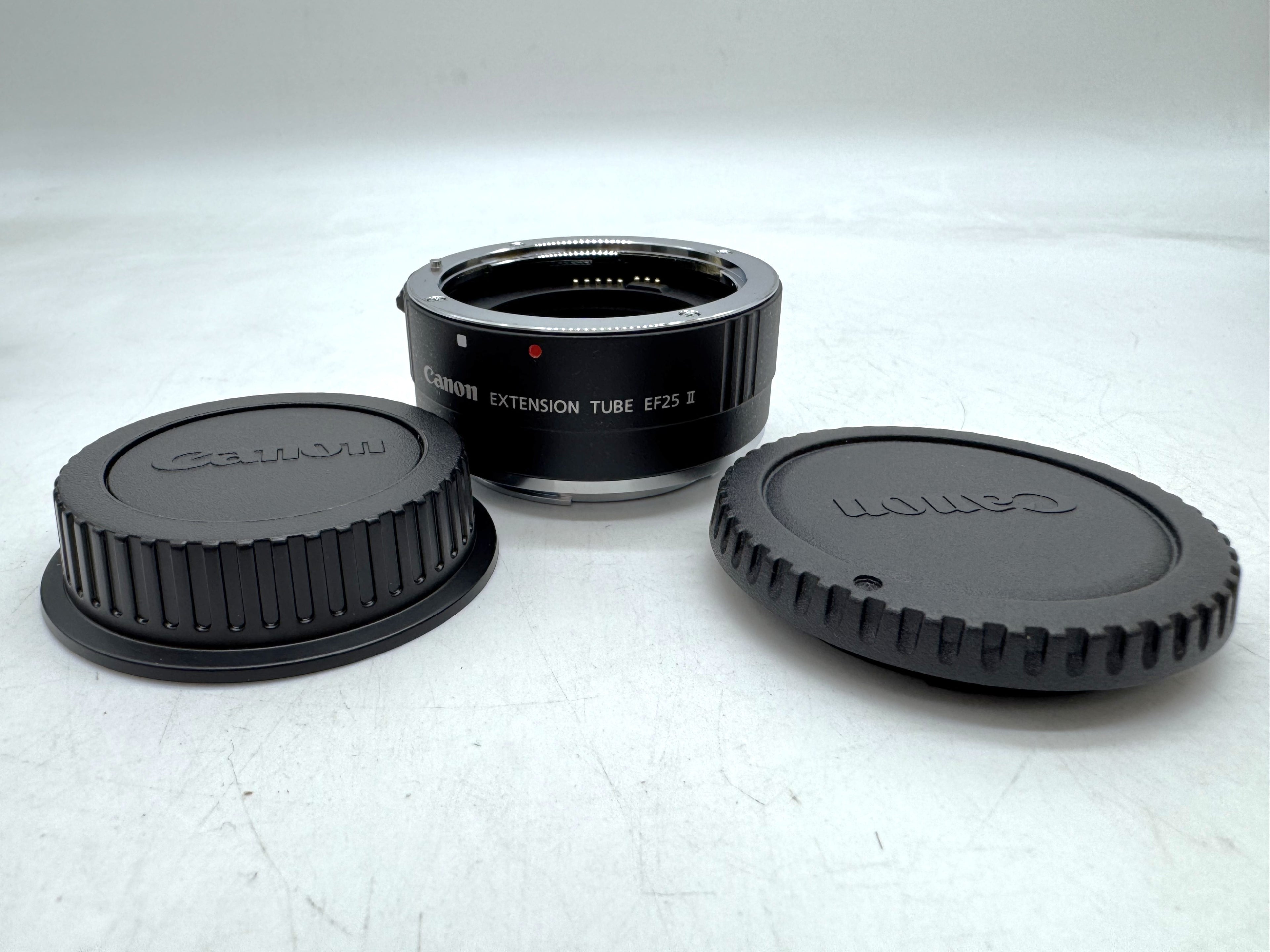 Used Canon ET EF25 II Extension Tube for macro photography.