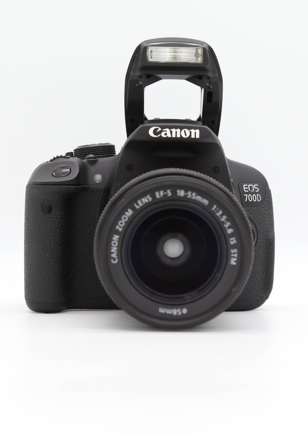 Used Canon EOS 700d w. 18-55mm S/N - 35031002369