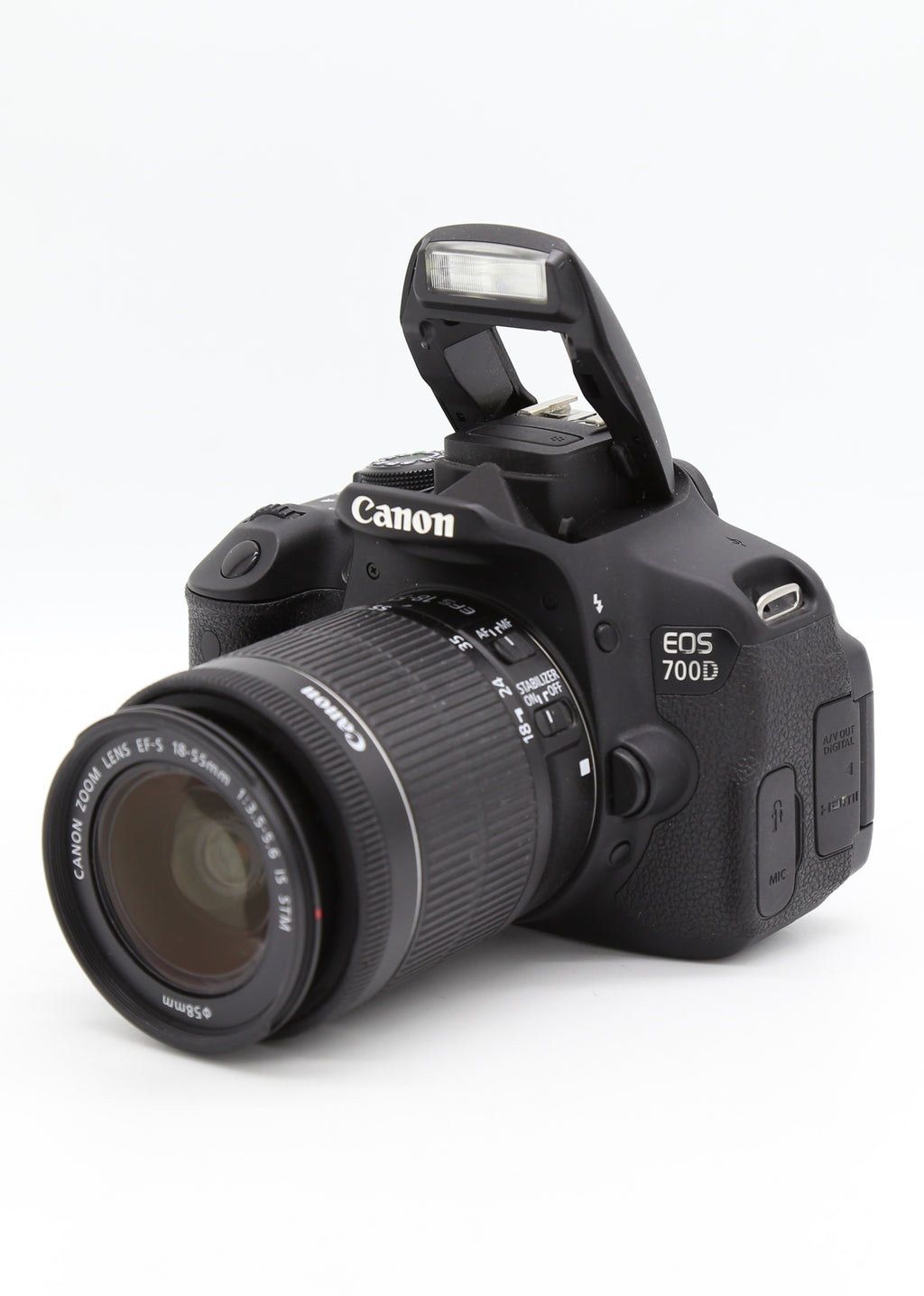 Used Canon EOS 700d w. 18-55mm S/N - 35031002369
