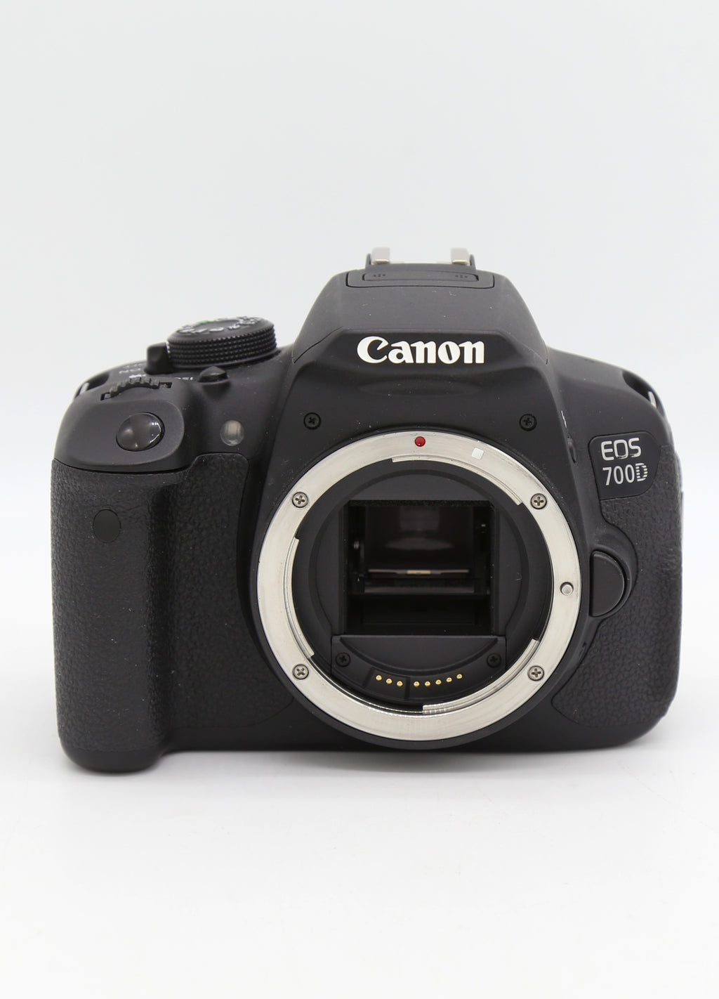 Used Canon EOS 700d w. 18-55mm S/N - 35031002369