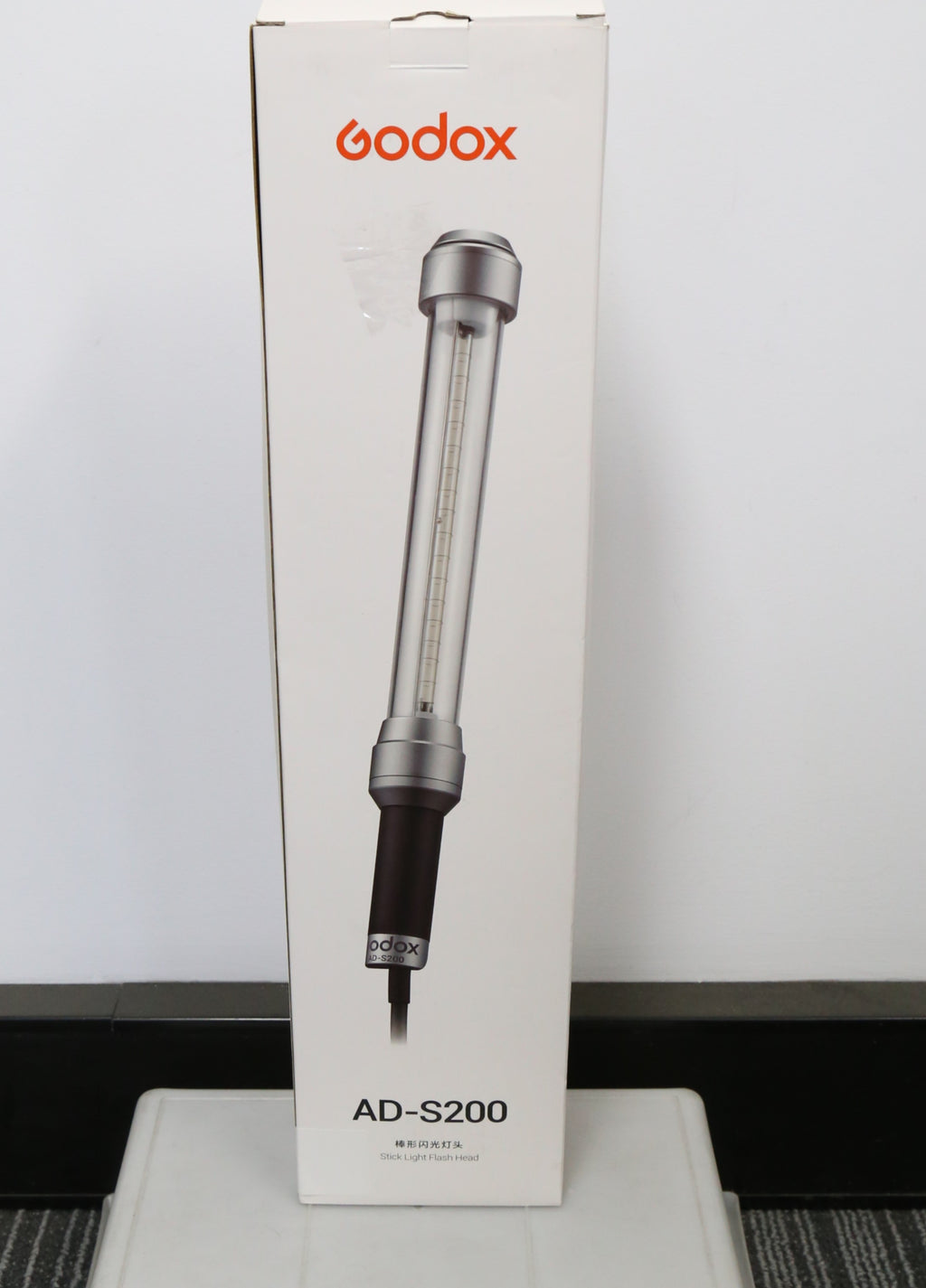 Used Godox ADS200 Stick Flash Head with Barndoors 200Ws, 560 5600K in near-mint cond.