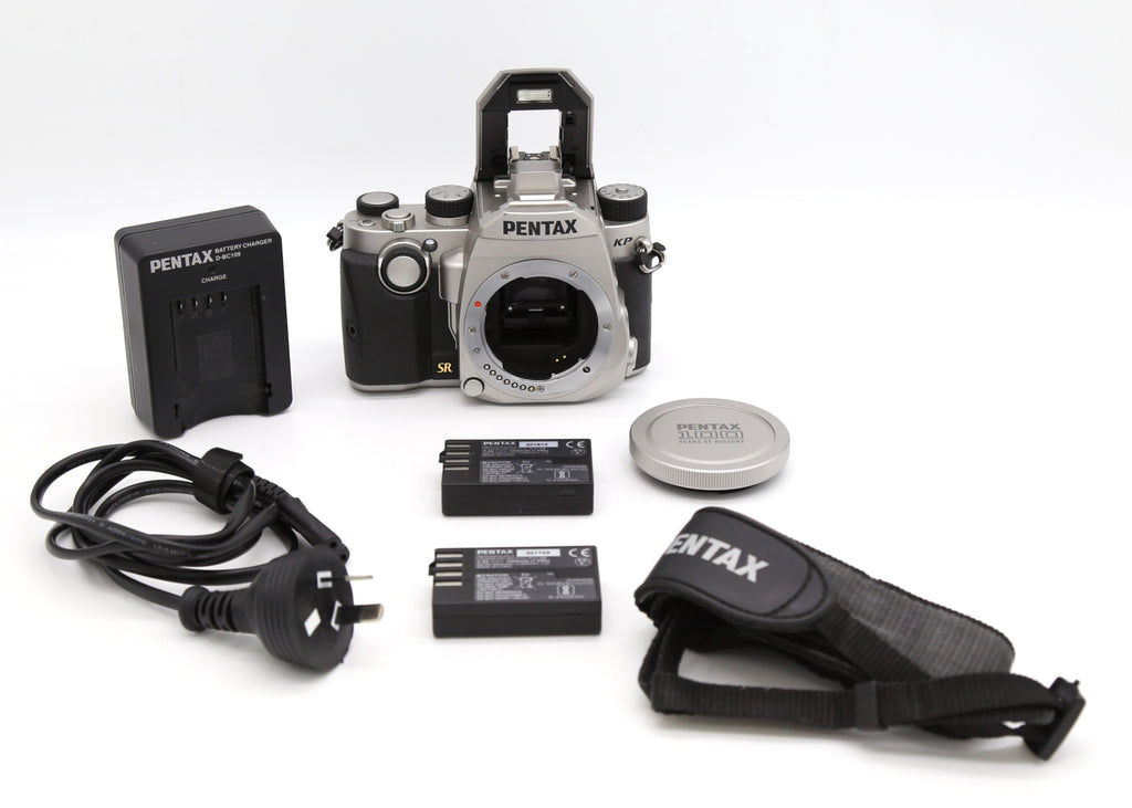 Used Pentax KP SR Body Only SN:7306340 incl charger + 2 DLi109 Batteries (24.32MP)