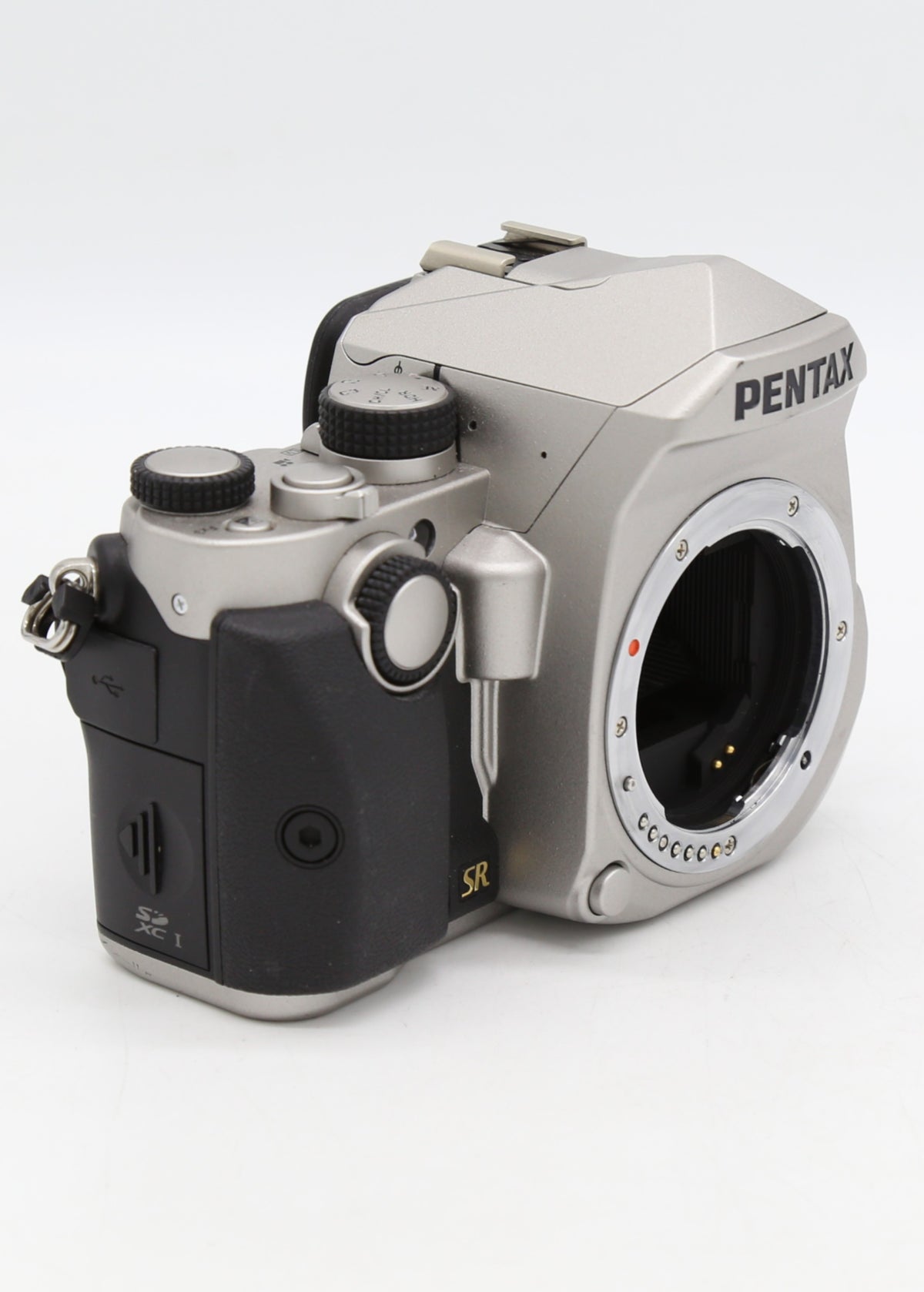 Used Pentax KP SR Body Only SN:7306340 incl charger + 2 DLi109 Batteries (24.32MP)