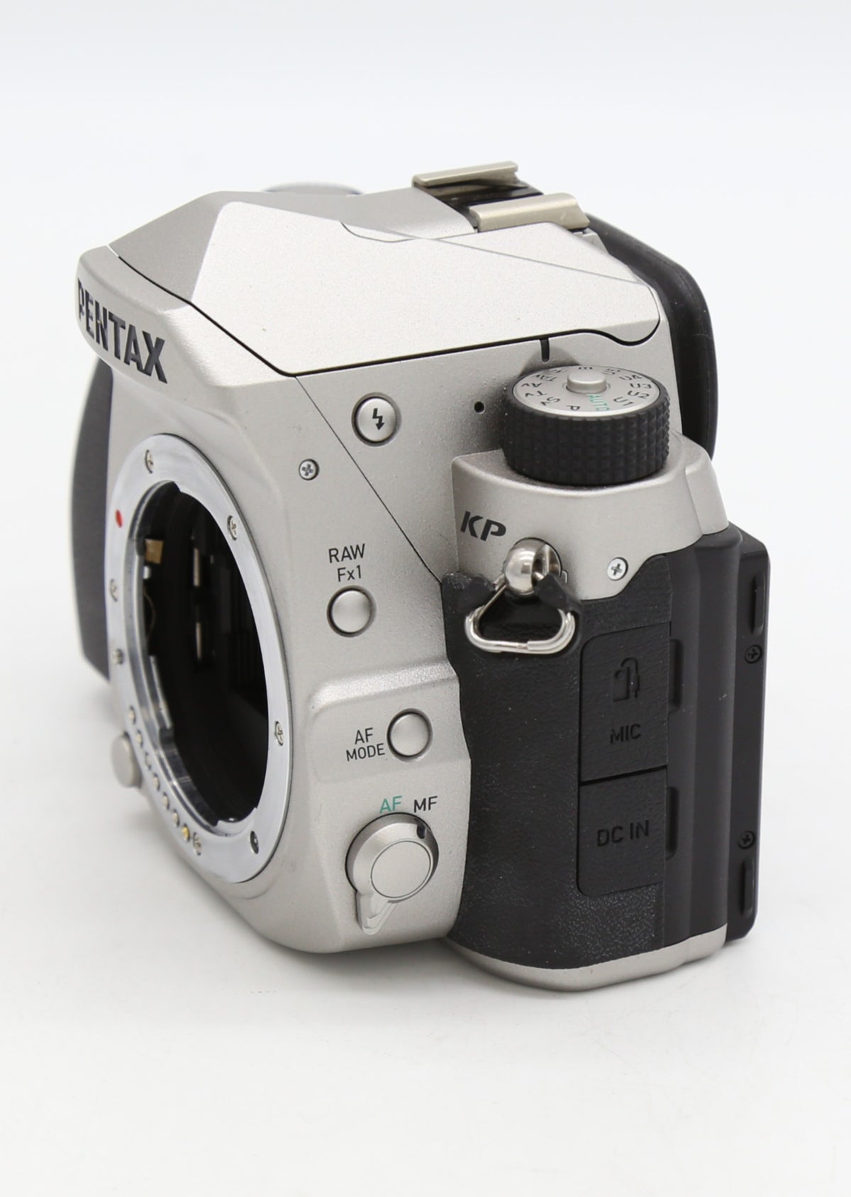 Used Pentax KP SR Body Only SN:7306340 incl charger + 2 DLi109 Batteries (24.32MP)