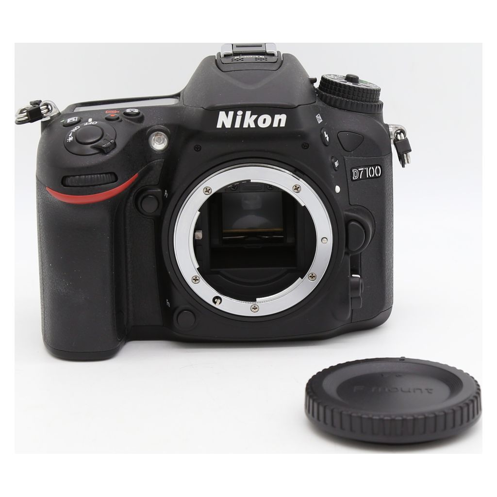 Used Nikon D7100 w.18-105mm DX AF-S f3.5-5.6 G ED Zoom S/N - 6197539 / 38658099
