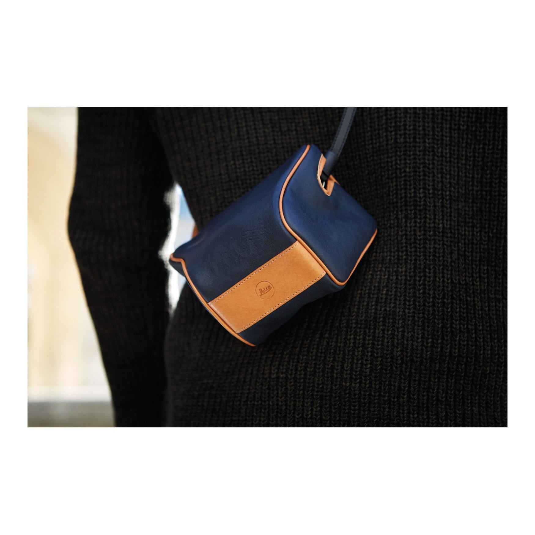 Leica Ettas Pouch Coated Canvas Q2 Midnight Blue