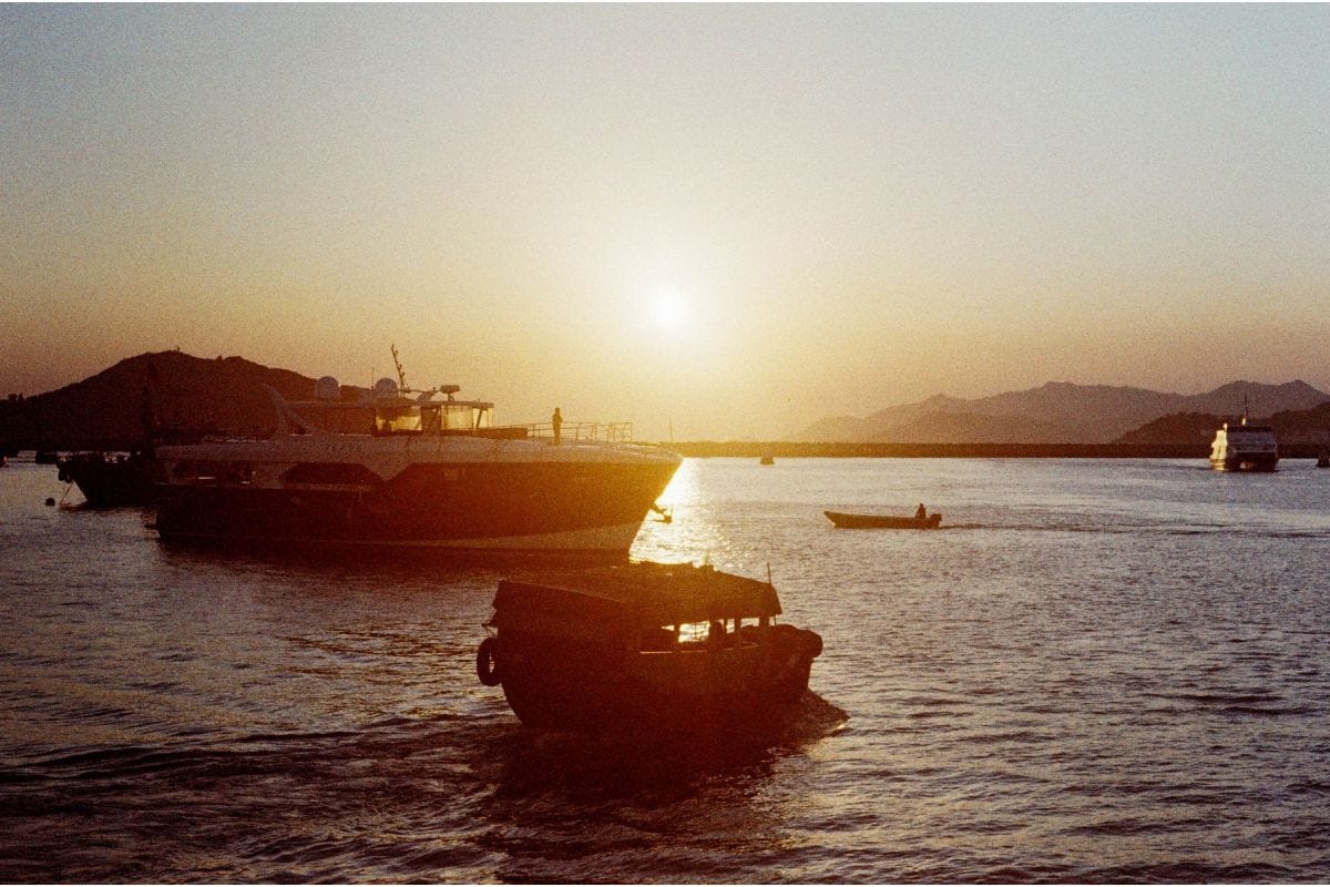 Lomography 35mm ISO 100-400 - Sun-Kissed LomoChrome Color '92
