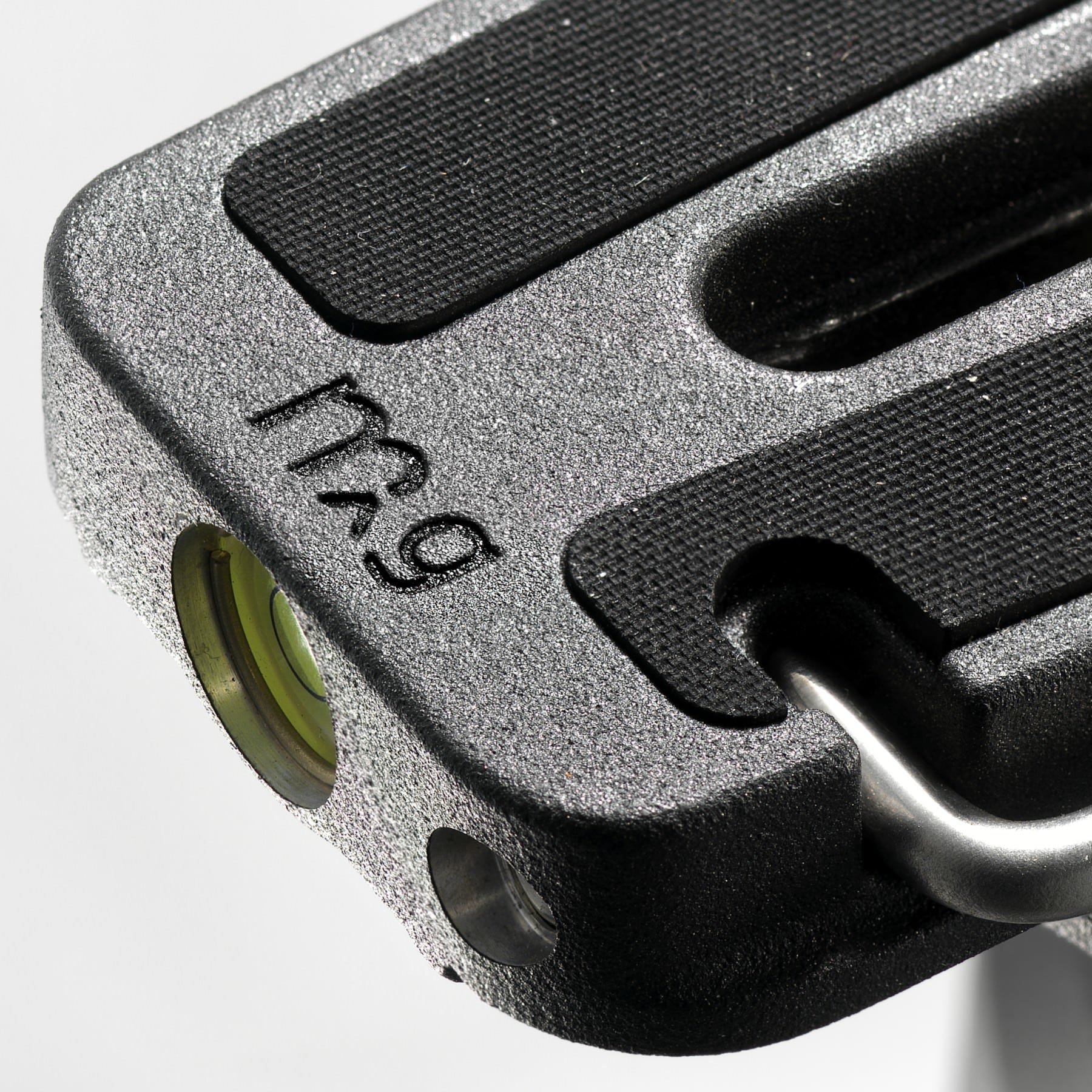 Manfrotto MS050M4-Q2 L Bracket With 2 x 200LT-PL Quick Release Plate