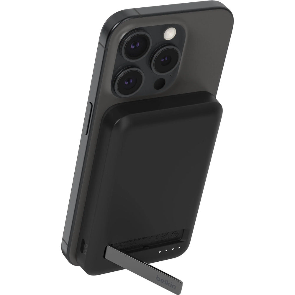 Damaged Box Belkin BoostCharge Pro 5K Magnetic Wireless PowerBank with 15W PD (Black)