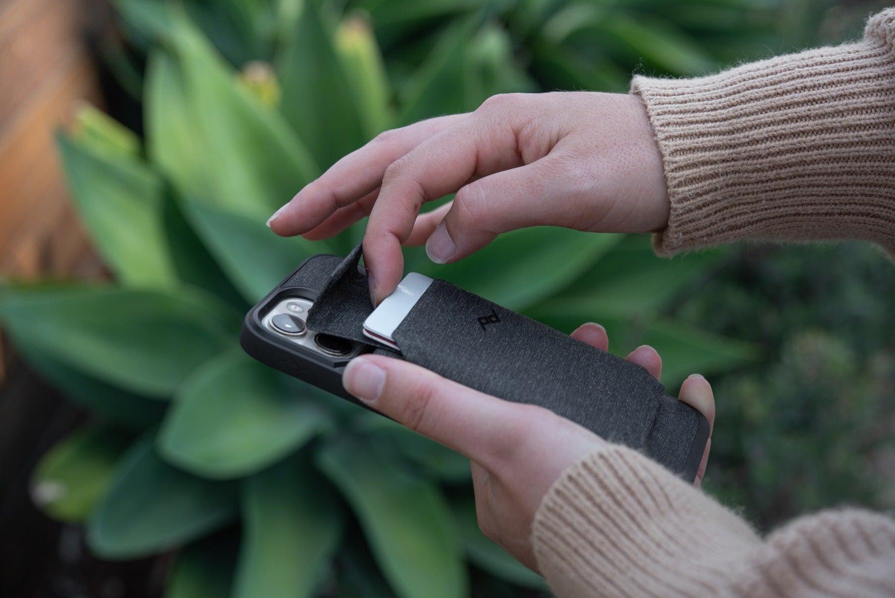 Peak Design Mobile - Wallet - Stand - Charcoal