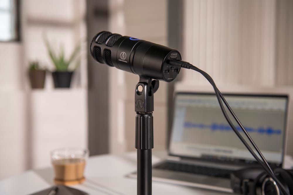 Audio-Technica AT2040USB Hypercardioid Dynamic Podcast Microphone