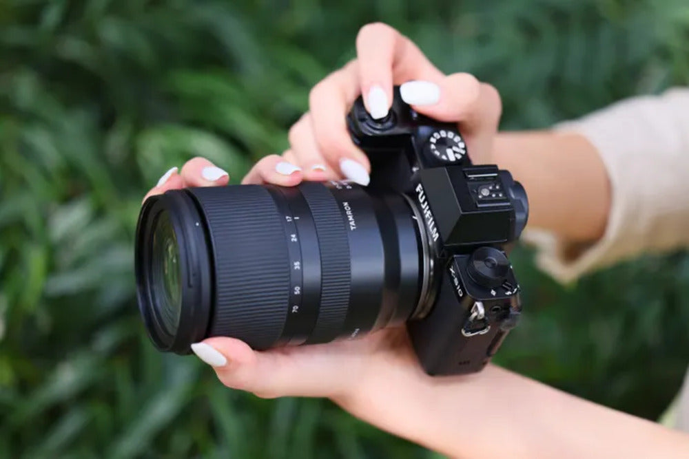 FUJIFILM X-T5 Camera w/ Tamron 17-70mm f/2.8 Lens - Black
